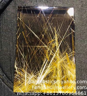 Buen precio Colgante de marca de cristal de titanio de la suerte de cristal natural, paz y seguridad, cristal de pelo, cristal de marca cuadrado, estilo unisex limpio en línea