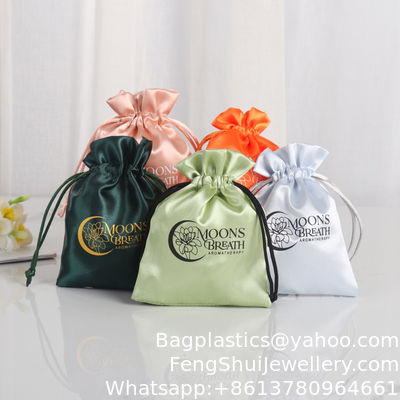 Buen precio Fabricantes Suministradores Fabricantes Bolso de satén Bolso de satén de tira de cuerdas Bolso de joyería Bolso de regalo de joyas Bolso de polvo de seda Impresión de logotipo en línea