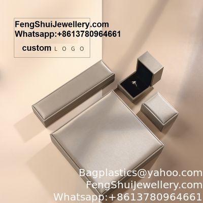 Bon prix Boîte à bijoux brossés en PU haut de gamme, boîte à bijoux à bague, boîte de rangement haut de gamme, boîte à pendentif de collier, boîte à bracelet, peut être imprimée avec le logo en ligne